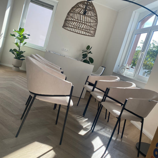 Modernes Fischgrät-Design in Beige 